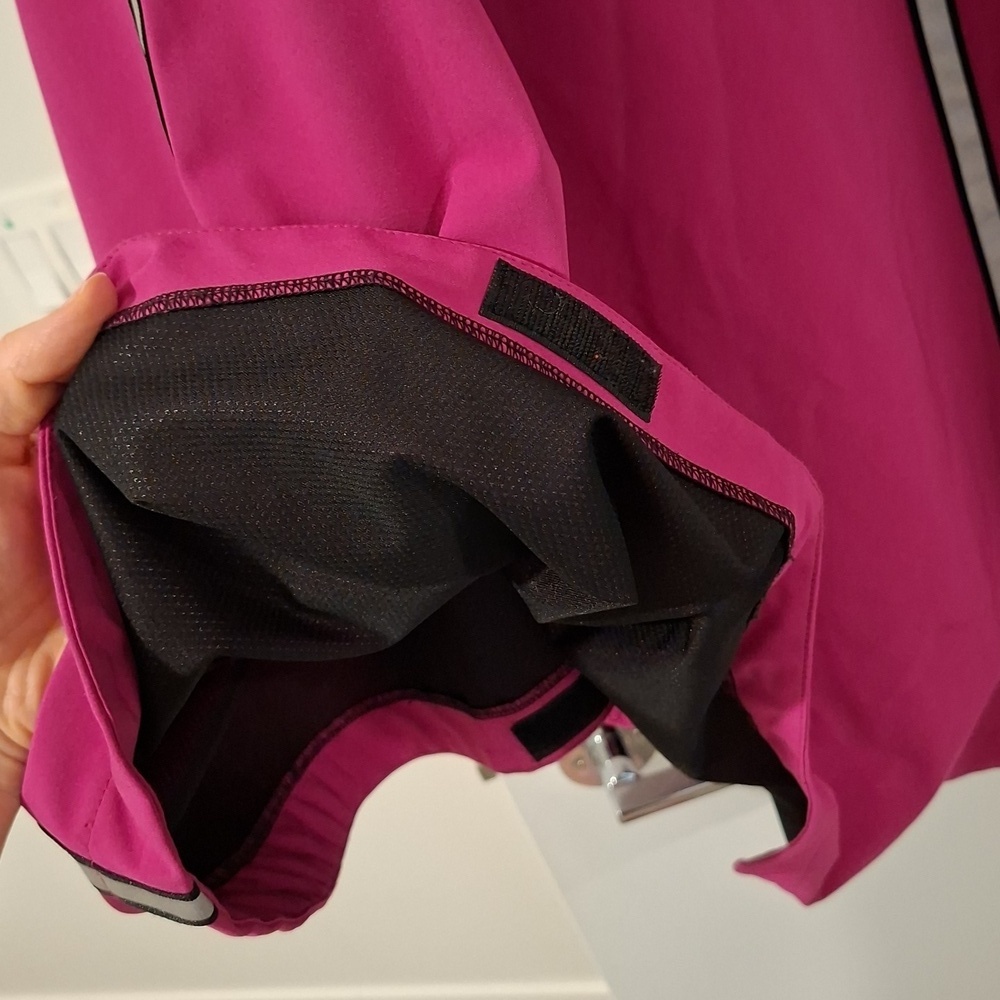 Moojoes Fuchsia Reflective Rain Poncho with Floral Print Hood (Regular) - Picture 9 of 12